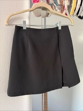 GU High Waisted Mini Skort with Side Slit Black Size M